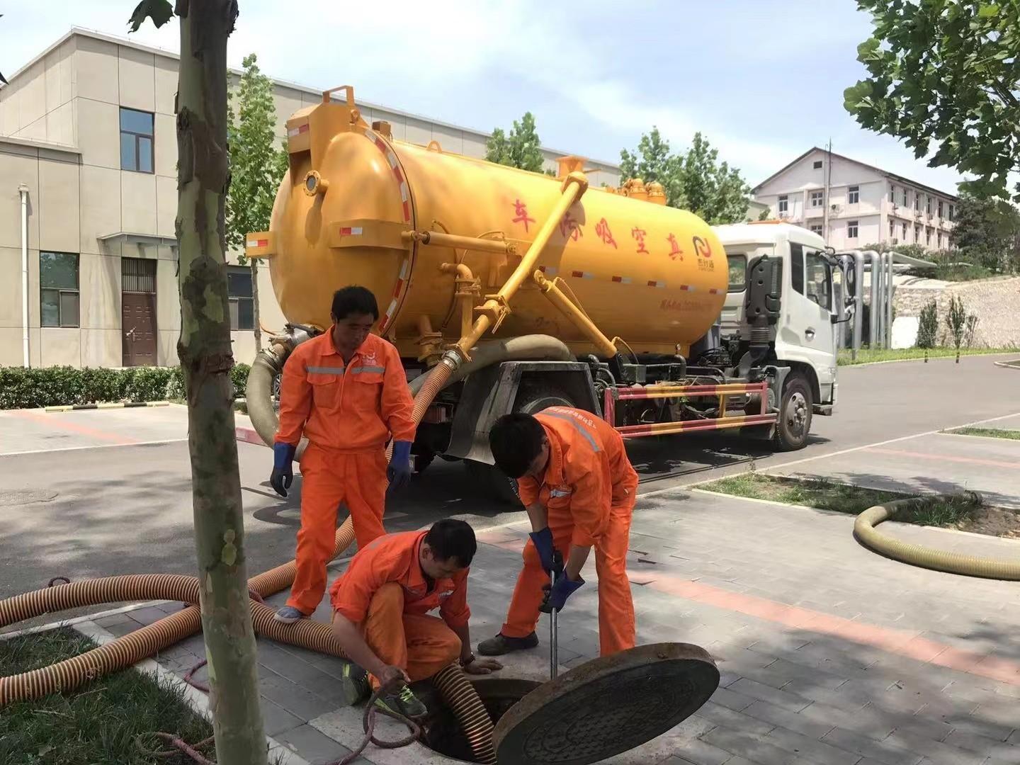 大理化粪池清理与5-8吨吸粪车施工效率分析